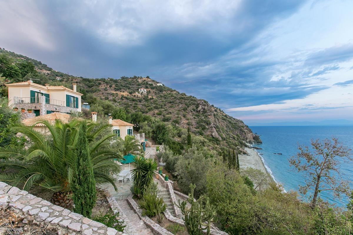 Kissakas Villas Leonídio Kültér fotó